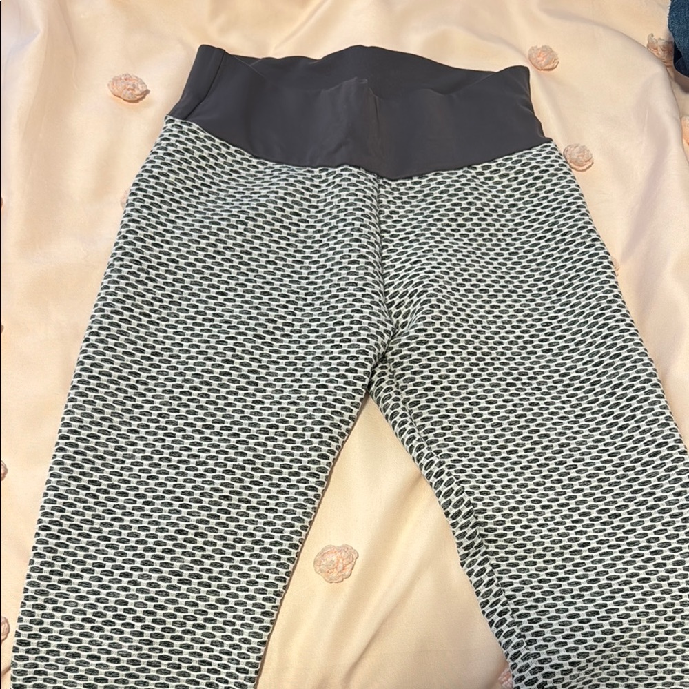 Kids Patterned Leggings - Black and Gray